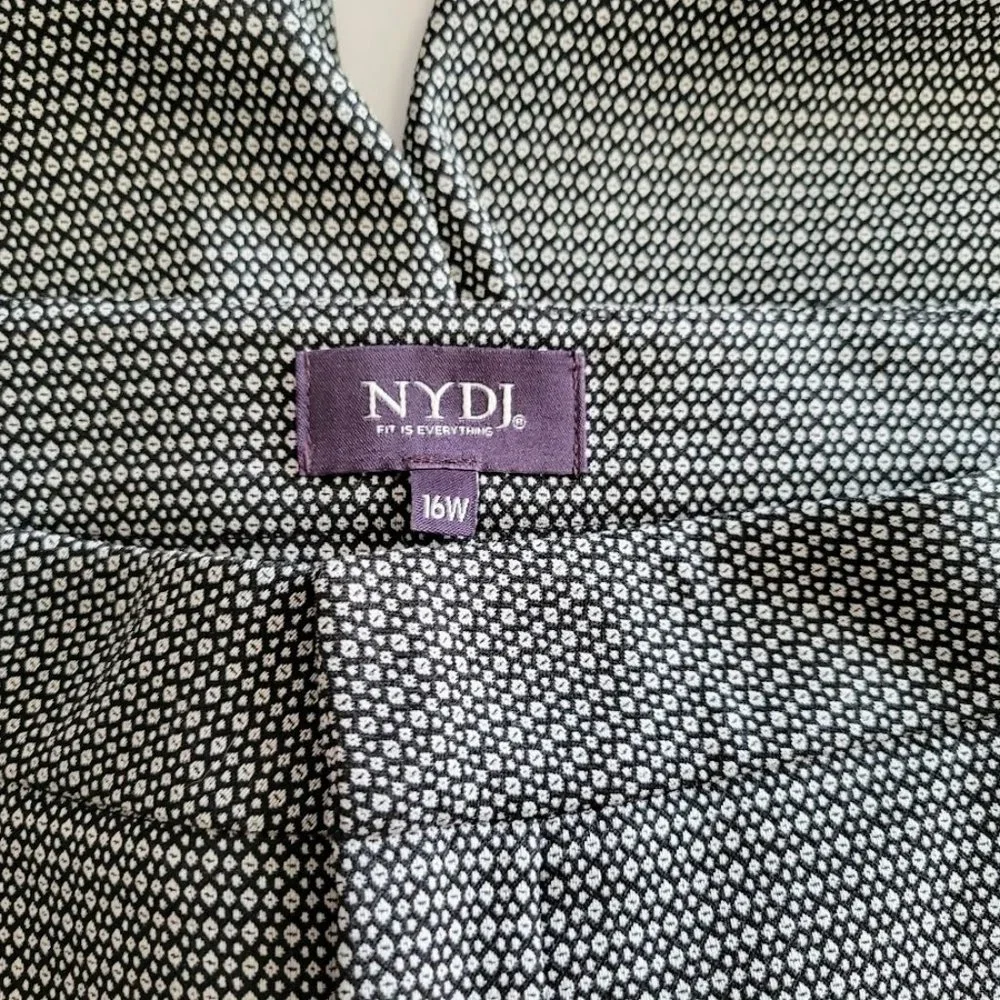 NYDJ black and white stretch ankle length pants‎ Size 16W